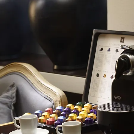 Mario De' Fiori 37 Hotel 4*