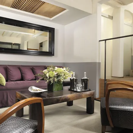 Mario De' Fiori 37 מלון 4*