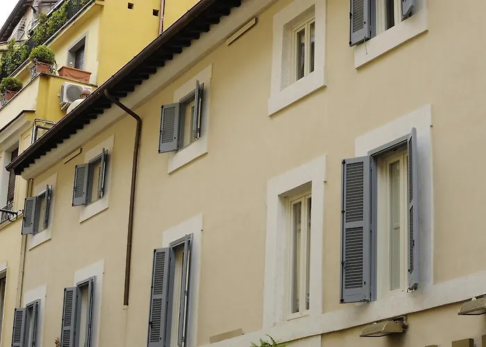 Mario De' Fiori 37 4* רומא