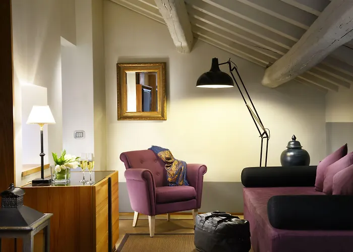 מלון Mario De' Fiori 37 4*