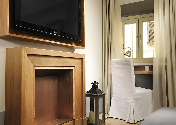 Mario De' Fiori 37 4* רומא