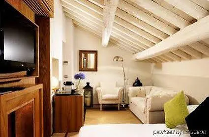 Mario De' Fiori 37 רומא