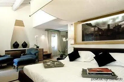 מלון Mario De' Fiori 37 4*