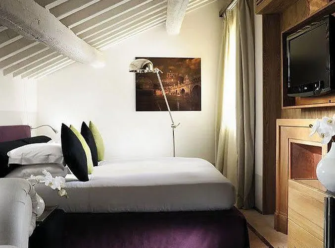 Mario De' Fiori 37 רומא