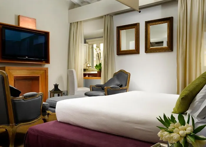 Mario De' Fiori 37 מלון רומא