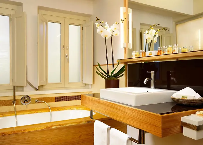 מלון Mario De' Fiori 37 4*