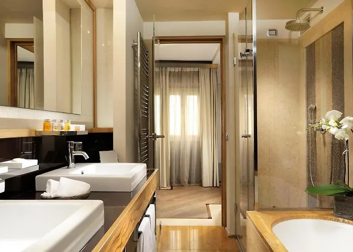 Mario De' Fiori 37 4*