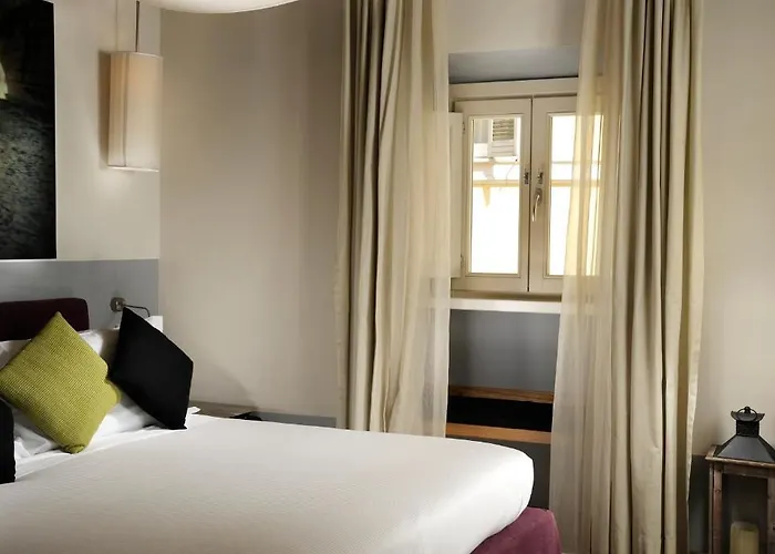 Mario De' Fiori 37 מלון רומא