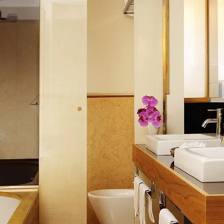 Hotel Mario De' Fiori 37 Rome